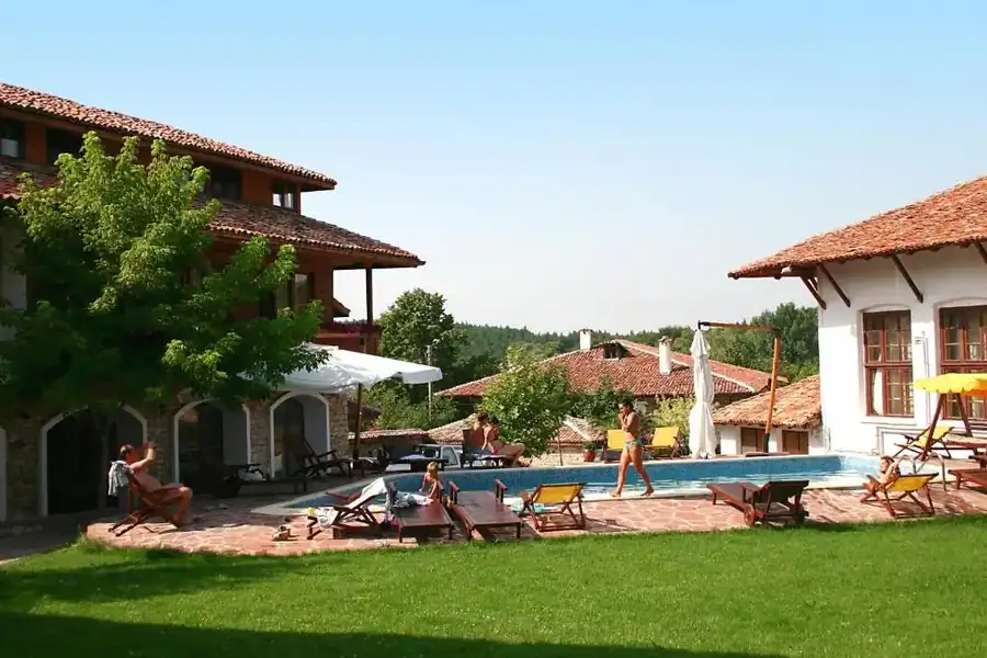 Hotel Izvora - Garden Retreat, снимка 1