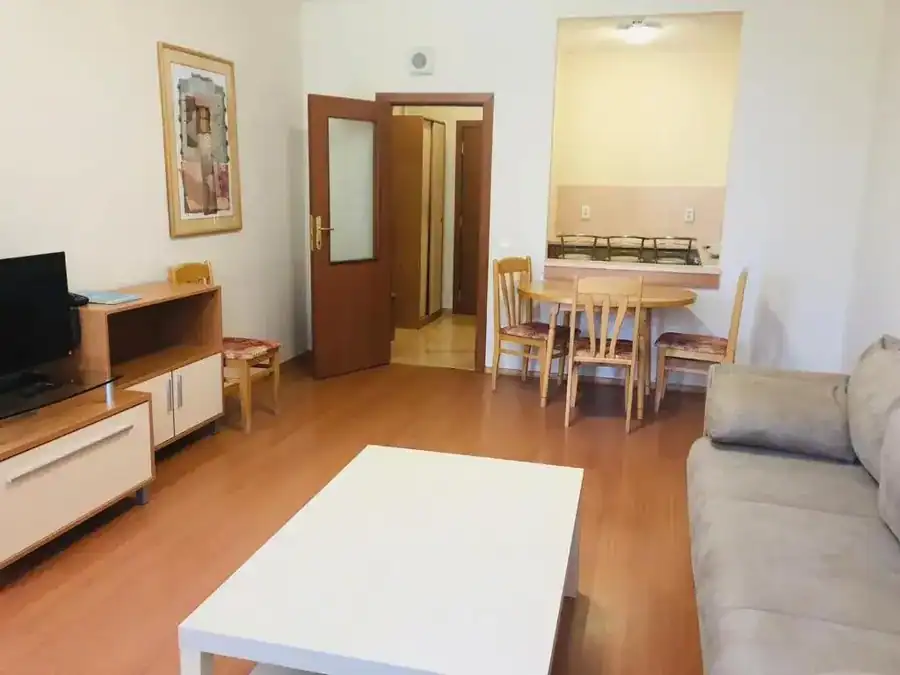 Flora Hotel - Apartments, снимка 2