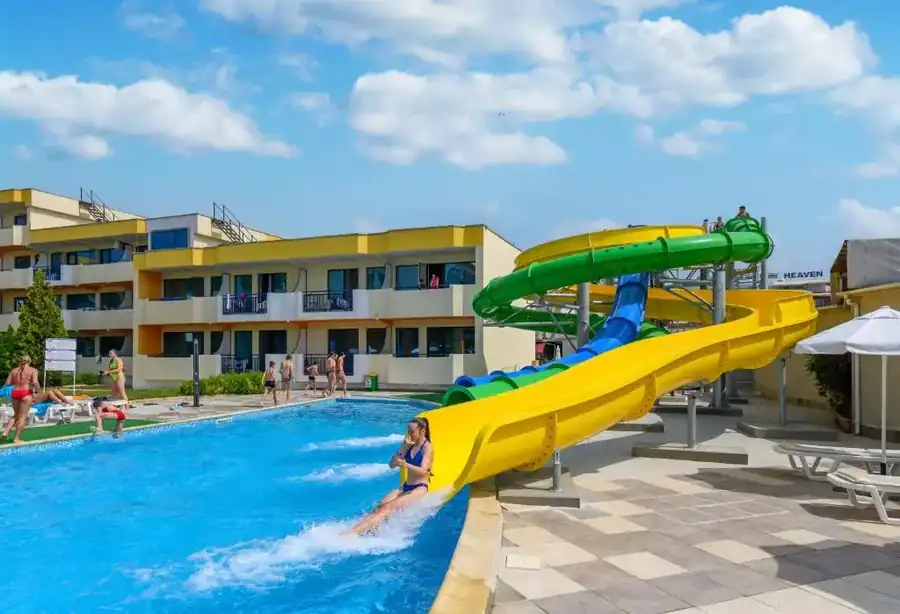 Hotel Glarus Beach& Aqua Park