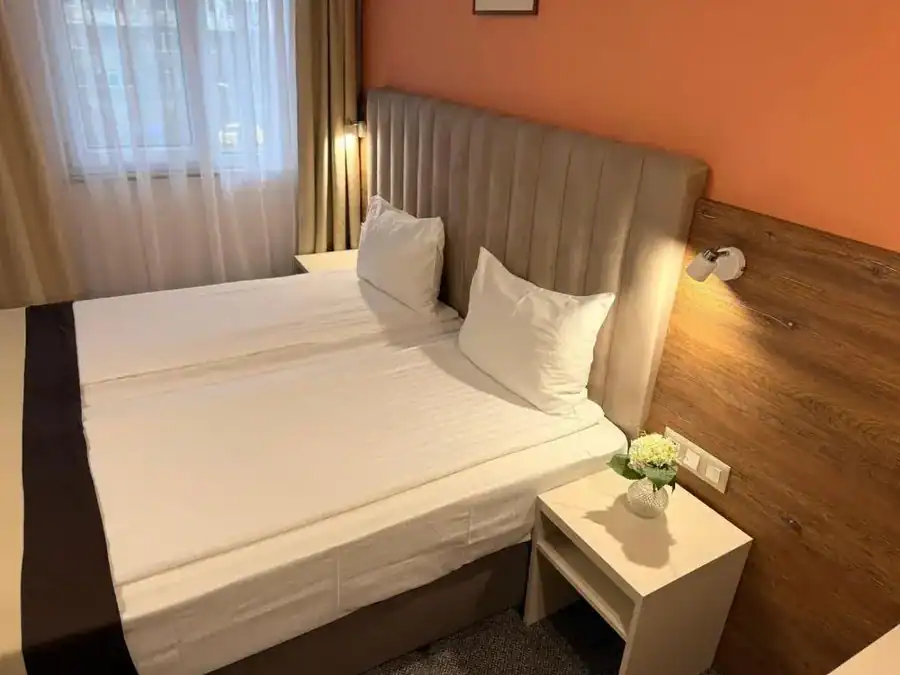 Hotel Forum - Free Parking for cars, снимка 2