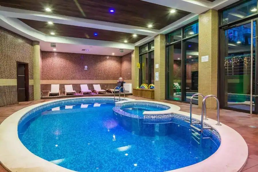 Best Western Plus Olives City Hotel - Free Pool & Parking, снимка 1