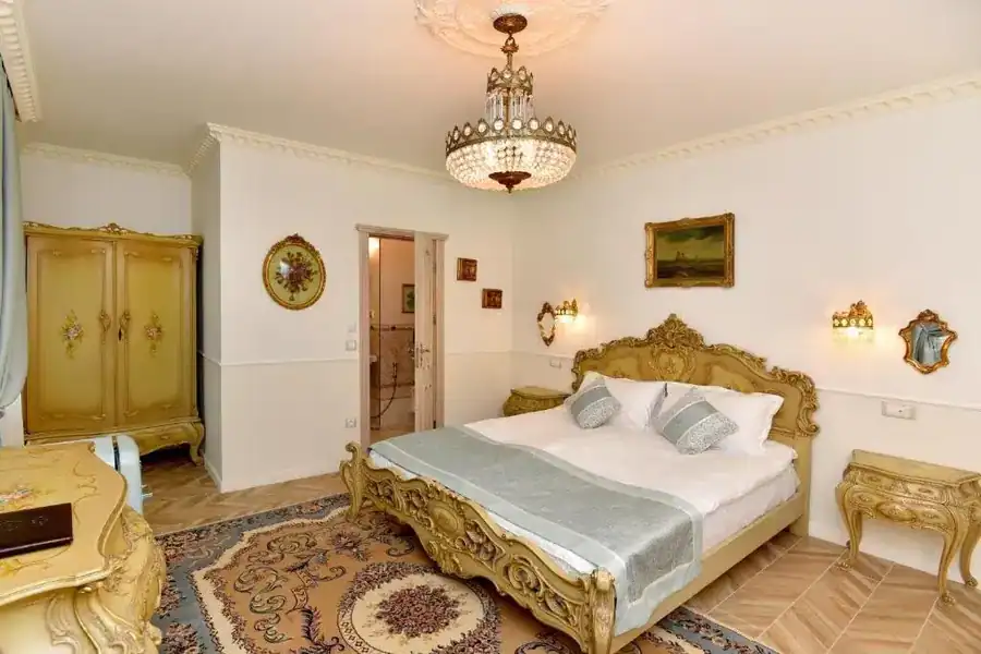 Royal Hotel, снимка 3