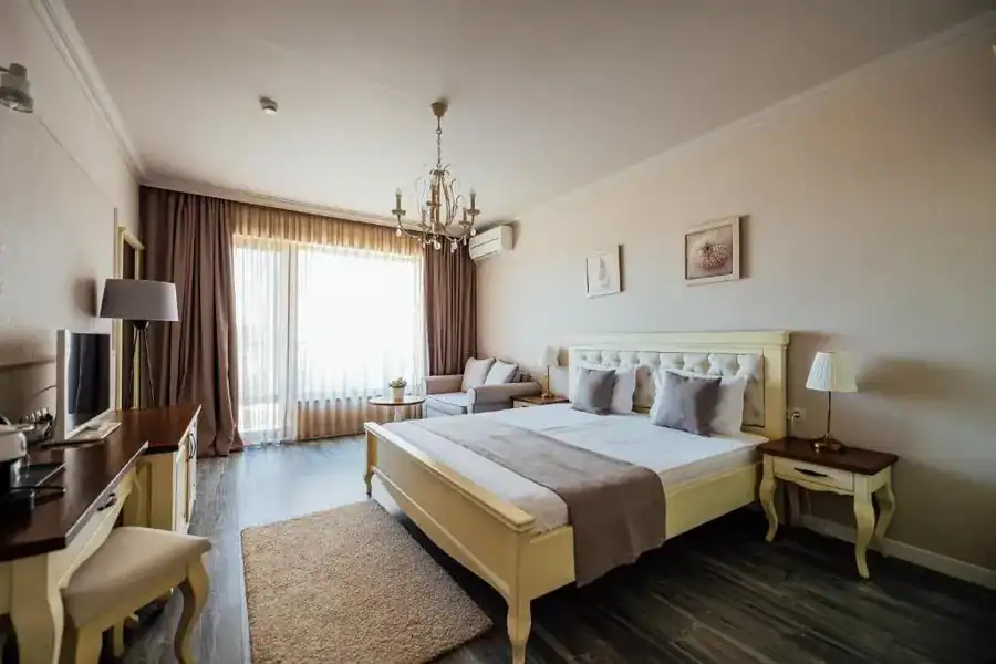 Sunny Castle Hotel - All Inclusive, Beach and Free parking, снимка 2