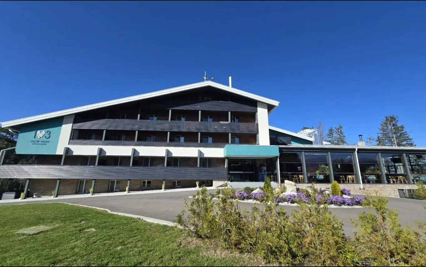 103 View Park Hotel, снимка 1