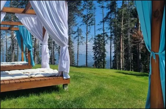 Зелена зона пред 103 View Park Hotel