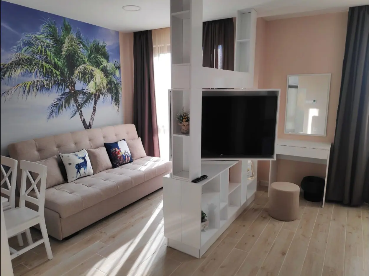 Светъл апартамент в Lime House