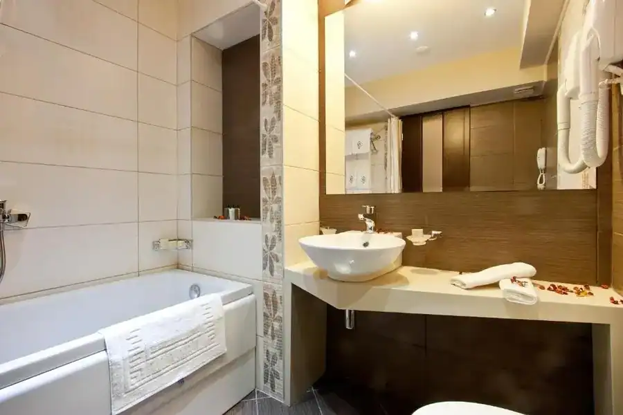 Earth & People Hotel & SPA - Free Parking & Swimming Pool